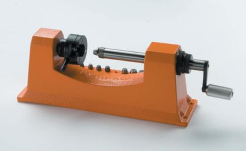 Lyman Universal Case Trimmer With Nine Pilots